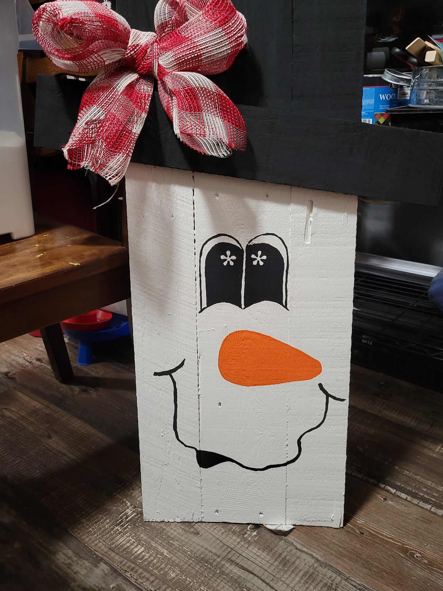36" Scarecrow/Snowman pallet door decor